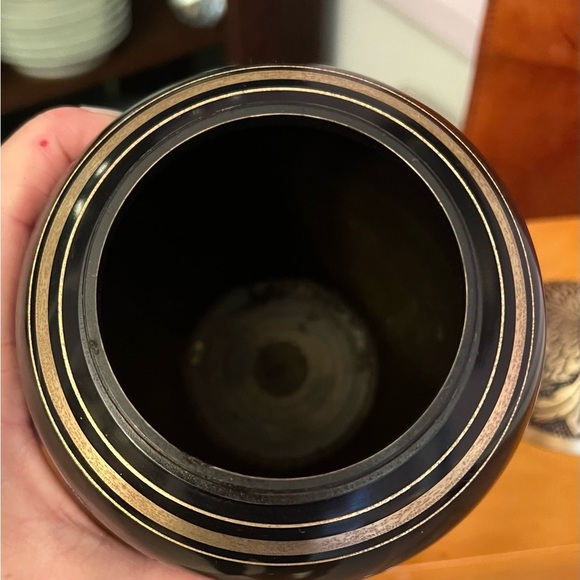 Solid brass, black, 45 cubic inches, carved cat urn. - Picture 3 of 8